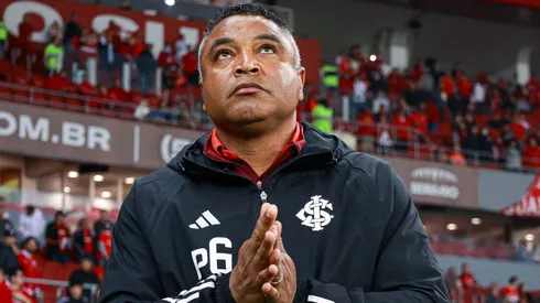 Roger Machado deve ficar no time em 2024. Maxi Franzoi/AGIF.