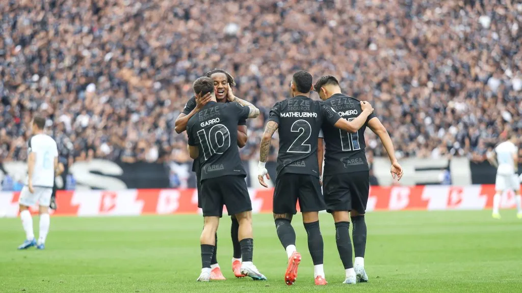 Corinthians em 2024. Foto: Marco Miatelo/AGIF