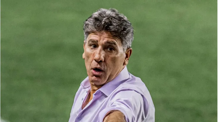 Renato Gaúcho durante partida na Vila Belmiro.