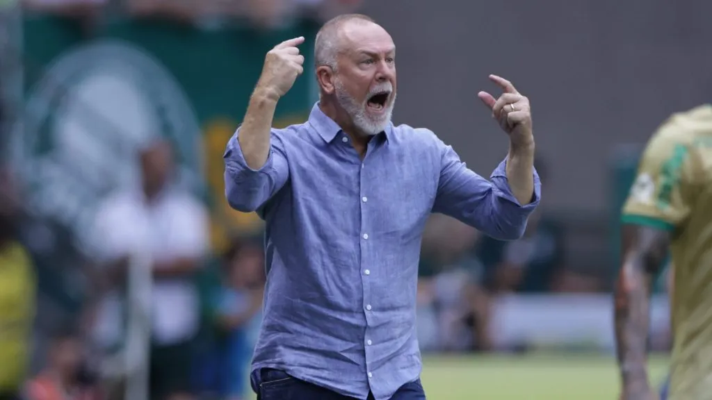 Mano Menezes abre o jogo sobre ausência de Ganso – Foto: Ettore Chiereguini/AGIF