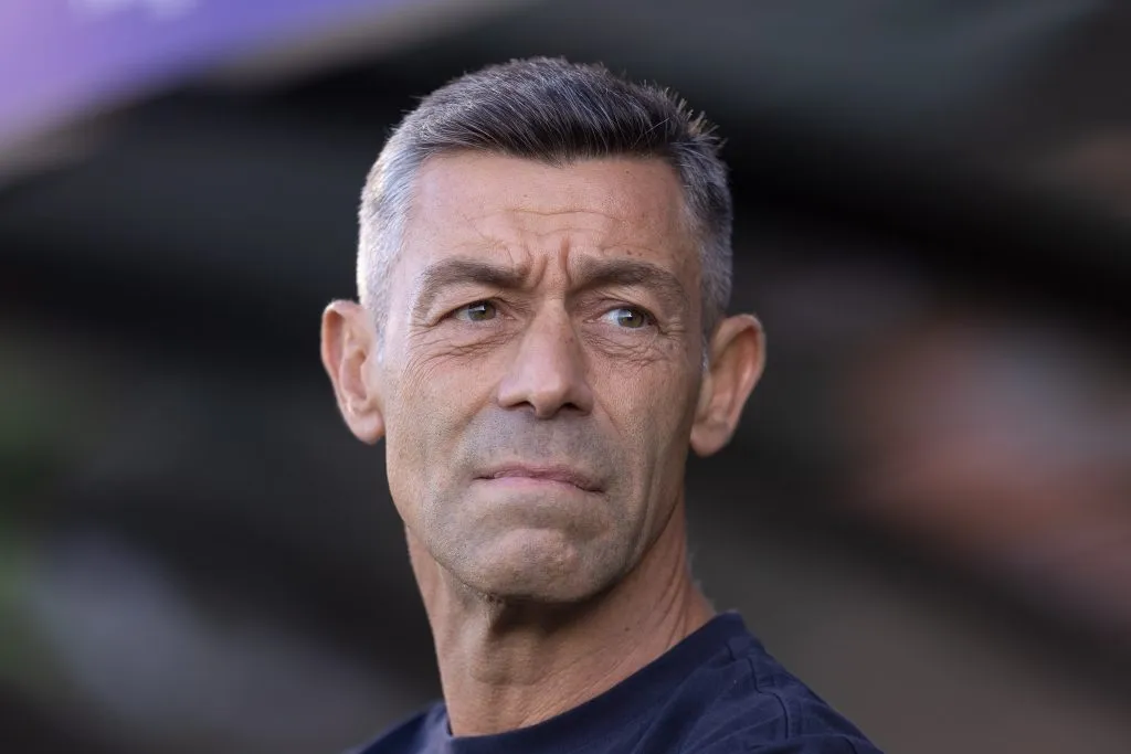 Foto: Diogo Reis/AGIF – Pedro Caixinha: Na mira do Vasco, técnico pode assumir o comando do Grêmio para 2025