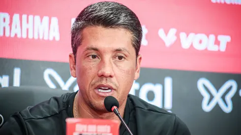 Vitória renova com Carpini e treinador quer 3 do São Paulo