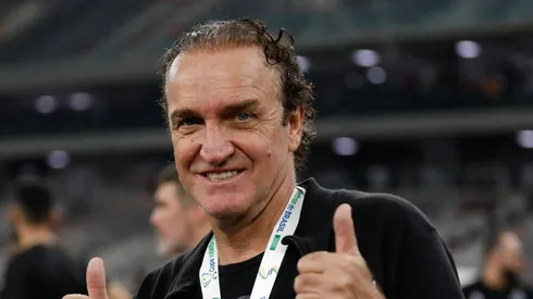 Curitiba, Brazil, Dec 15th 2021 Cuca head coach of Atl tico Mineiro with trophy after winning Copa do Brasil Brazilian Cup football match between Athletico Paranaense and Atletico-MG at the Estadio Arena da Baixada in Curitiba,Brazil. Atletico-MG won the game 1-2 on the night and the 2 leg tie 6-1 having won their home leg 4-0 on Dec 12th. Ricardo Moreira/SPP Copa do Brasil Final - Athletico PR v Atletico-MG PUBLICATIONxNOTxINxBRAxMEX