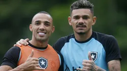 Marçal (à esquerda) deve deixar o Botafogo após o Intercontinental, no Catar