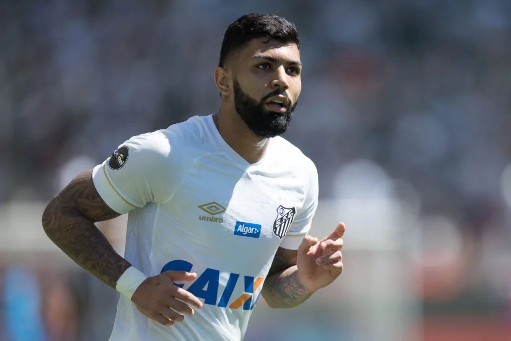 Gabriel Barbosa em jogo do Santos. Foto: Pedro Vale/AGIF