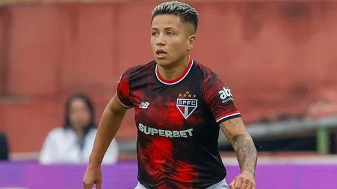Bia Menezes, lateral-esquerda do São Paulo é destaque no Brasileirão 2024