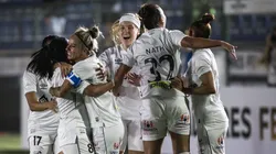 Sereias da Vila, comemoram vitória e titulo da Copa Paulista em disputa contra o Bragantino