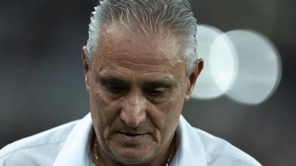 Tite cabisbaixo. Foto: Jorge Rodrigues/AGIF