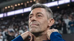 Pedro Caixinha durante jogo do Bragantino contra o Santos.