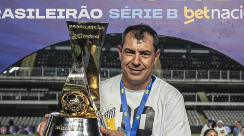 Carille durante comemoração do título da Série B. Foto: IMAGO / Fotoarena