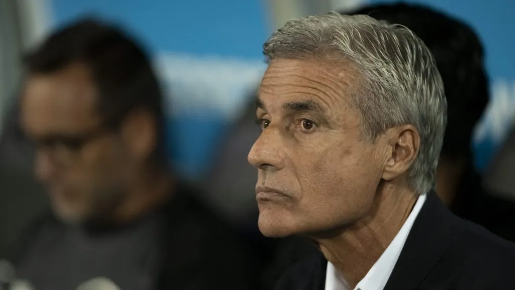 Luis Castro é o plano A do Atlético-MG – Foto: Jorge Rodrigues/AGIF