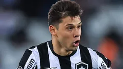 Óscar Romero, em ação pelo Botafogo - Foto: Buda Mendes/Getty Images