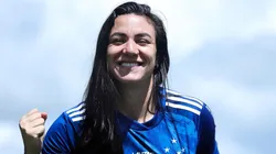 Paloma Maciel, volante das Cabulosas renova vínculo com o clube celeste por mais um temporada para alegria da torcida