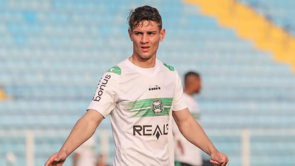 Natanael em jogo do Coritiba - Foto: Lucas Gabriel Cardoso/AGIF