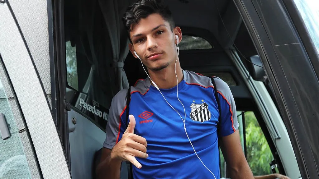 O jogador está fora dos planos do Santos, por isso foi negociado – Foto: Pedro Ernesto Guerra Azevedo/Santos FC