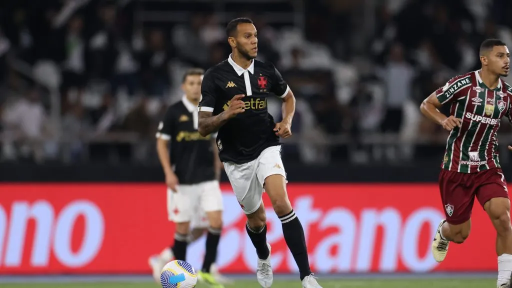 Souza revela que pode ser mais útil como zagueiro – Foto: Lucas Figueiredo/Getty Images