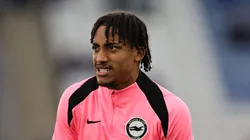 João Pedro no aquecimento de partida contra o Leicester (ING).