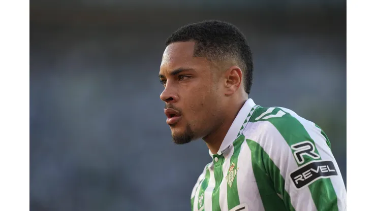 Vitor Roque em ação pelo Real Betis - Foto: Jose Breton