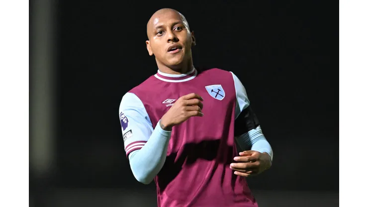 West Ham United U21, U 21 v Fulham U21 - Premier League 2 Luizao 6 West Ham participates in the Premier League 2 match between West Ham United and Fulham at Rush Green, Romford, on November 1, 2024. Stratford Greater London United Kingdom PUBLICATIONxNOTxINxFRA Copyright: xMIxNewsx originalFilename:fletcher-westhamu241101_npcOk.jpg