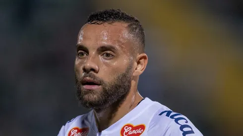Guilherme durante jogo da Série B pelo Peixe.