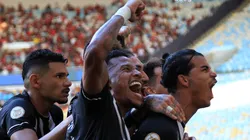 Danilo Barbosa (à direita) deve ser 1º reforço confirmado pelo Peixe para 2025