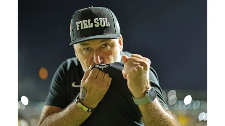 Augusto Melo autorizou negociação de extensão de empréstimo de Maycon no Timão