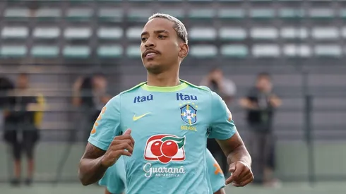 Matheus Pereira treinando na Seleção Brasileira