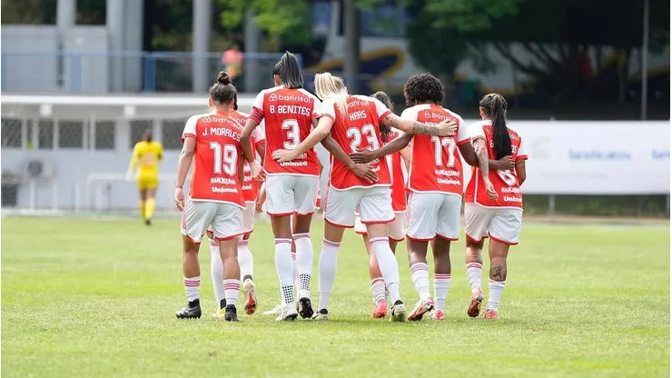 O elenco das Gurias Coloradas perdeu uma joia do meio-campo que pode reforçar o elenco do Santos na próxima temporada