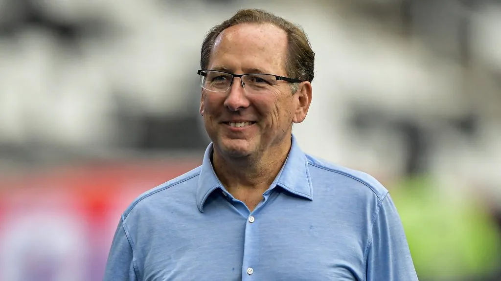 John Textor dá uma ajudando no Santos para chegada de reforço