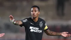 Tchê Tchê atuando pelo Glorioso na Libertadores.