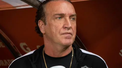 Cuca, técnico livre no mercado