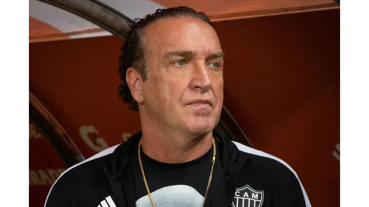 Cuca, técnico livre no mercado