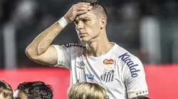 Julio Furch não foi inscrito por Pedro Caixinha no Campeonato Paulista e treina em separado do elenco no CT Rei Pelé. Foto: Reinaldo Campos/AGIF