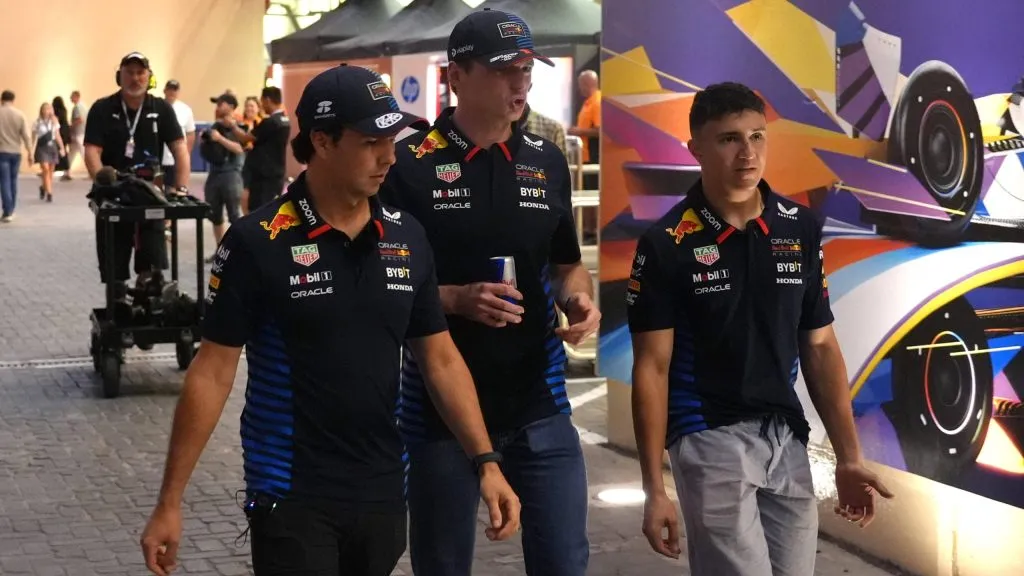 Verstappen, Pérez e Isack Hadjar em Abu Dhabi