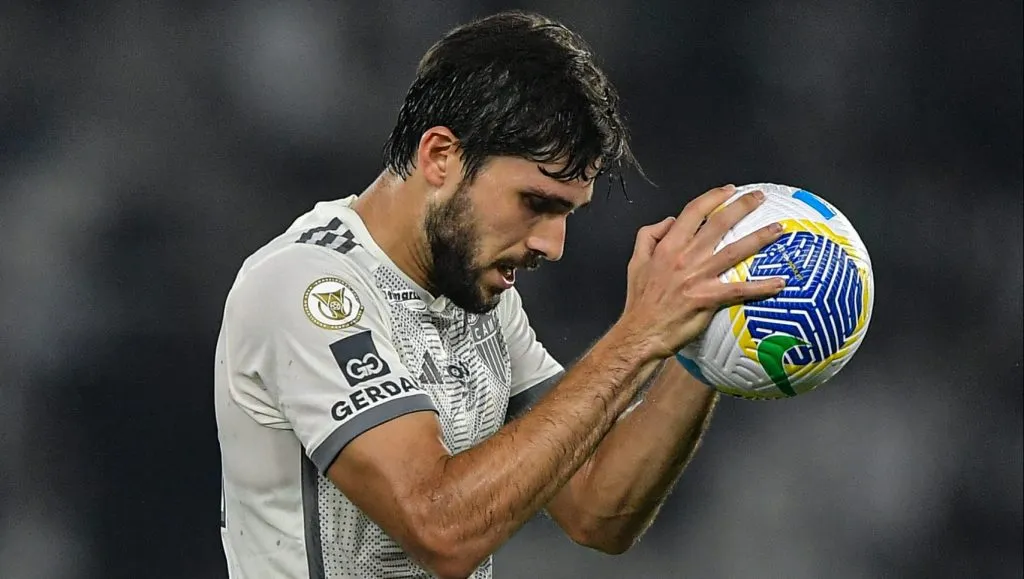 Igor Rabello não deve jogar pelo Grêmio - Foto: Thiago Ribeiro/AGIF.