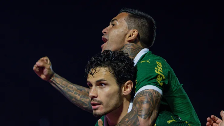 Dudu e Veiga comemorando gol em Campinas. Foto: IMAGO / Fotoarena