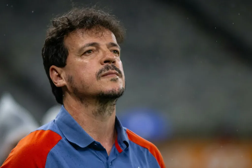 Foto: Fernando Moreno/AGIF – Fernando Diniz ganhou voto de confiança no Cruzeiro para 2025