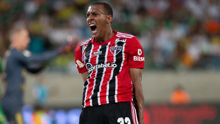Luizão comemora gol pelo Tricolor Paulista