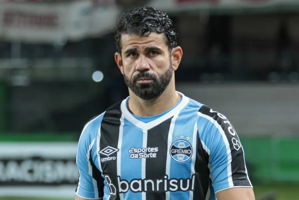 Foto: Robson Mafra/AGIF – Diego Costa tem futuro indefinido no Grêmio
