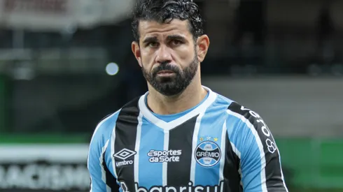 PR - CURITIBA - 08/06/2024 - COPA LIBERTADORES 2024, GREMIO X ESTUDIANTES - Diego Costa jogador do Gremio durante partida contra o Estudiantes no estadio Couto Pereira pelo campeonato Copa Libertadores 2024. Foto: Robson Mafra/AGIF
