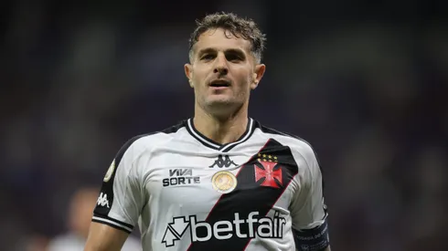 Centroavante argentino foi vinculo até a rival carioca