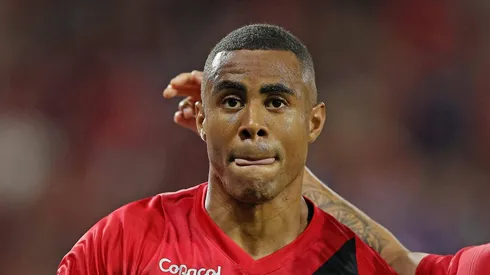 Erick durante partida contra o Bragantino.