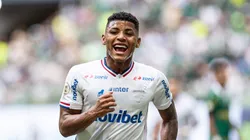 Hércules comemorando gol contra o Palmeiras.