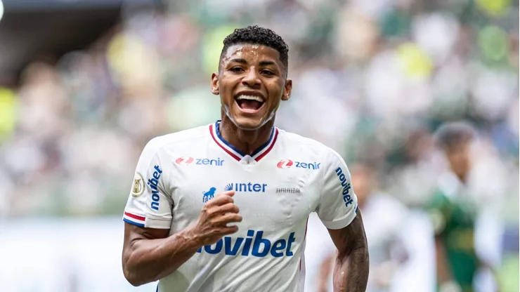 Hércules comemorando gol contra o Palmeiras.