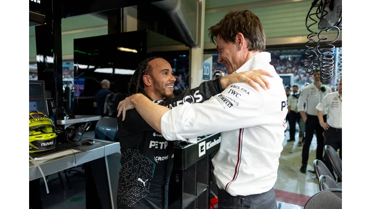Toto Wolff e Hamilton em Abu Dhabi