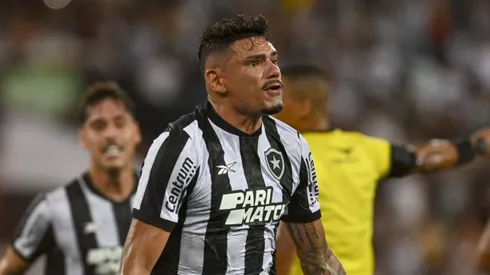 Tiquinho Soares comemora - Foto: Celso Pupo/Fotoarena