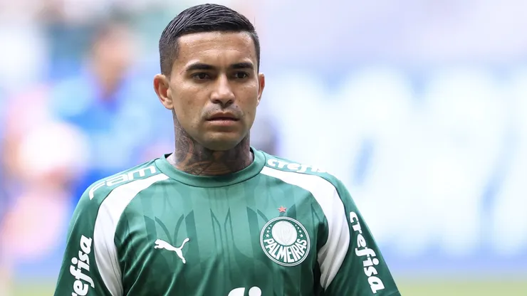 Dudu ex-jogador do Palmeiras durante aquecimento antes da partida contra o Fortaleza. Foto: Marcello Zambrana/AGIF