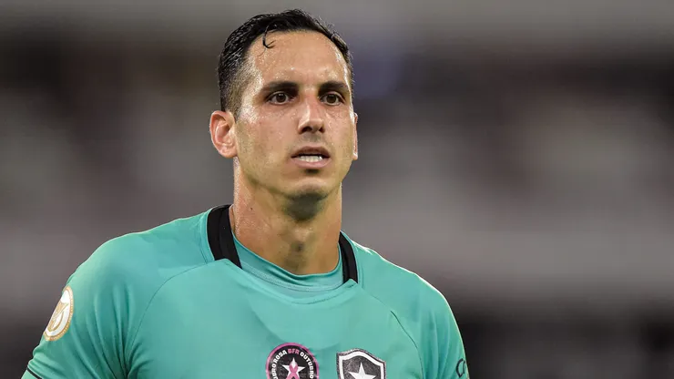 Gatito Fernandez goleiro do Botafogo durante partida contra o Bragantino. Foto: Thiago Ribeiro/AGIF