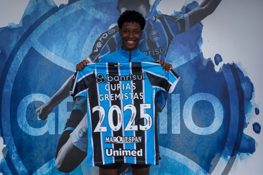 Stephanie Brito, zagueiro das Gurias Gremistas renova com o Tricolor por mais duas temporadas. Foto: Caroline Motta / Grêmio FBPA