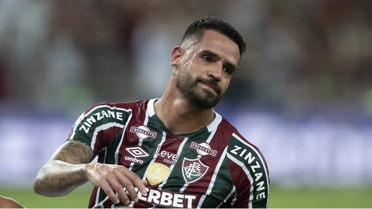 Renato Augusto em partida contra o Criciúma.